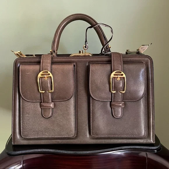 Locking Travel Handbag, Leather Satchel with Original Key, Authentic Vintage - Picture 7 of 16